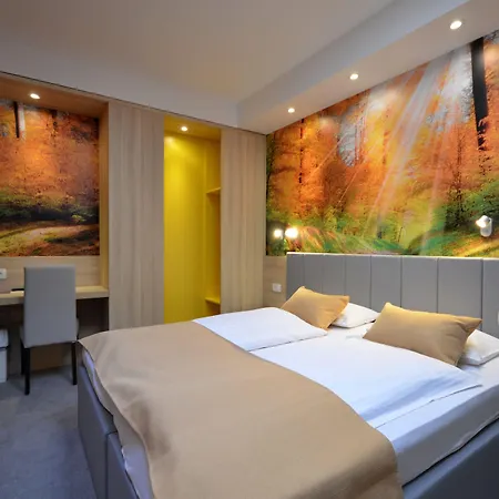 ホテル エモネック 3*