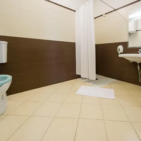 ホテル エモネック 3*