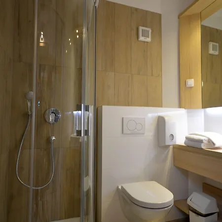 ホテル エモネック 3*