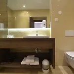 Emonec Hotel 3*