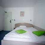 Emonec Hotel