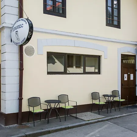 Emonec Hotel