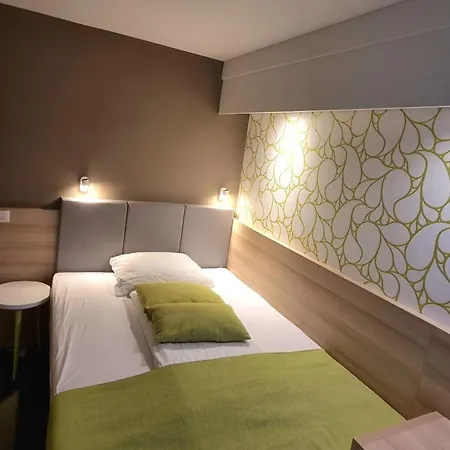 Emonec Hotel