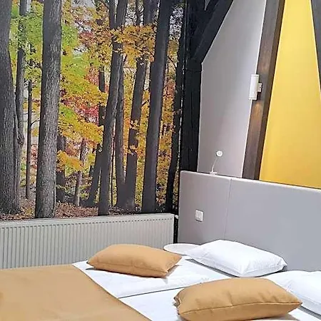 Hotel Emonec 3*