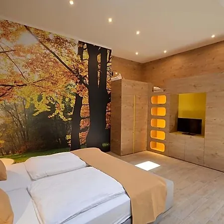 Emonec Hotel
