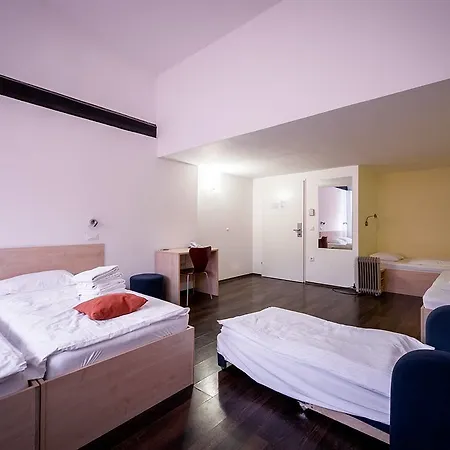 Emonec