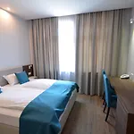 إمونيك 3*
