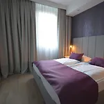 فندق إمونيك 3*